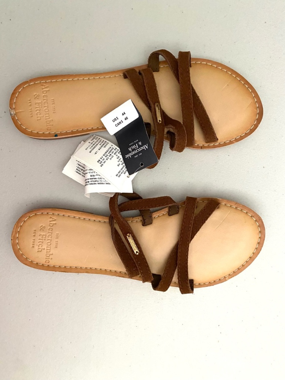 NWT Abercrombie & Fitch Tan Footbed Brown Suede Strappy Slides / Size Small